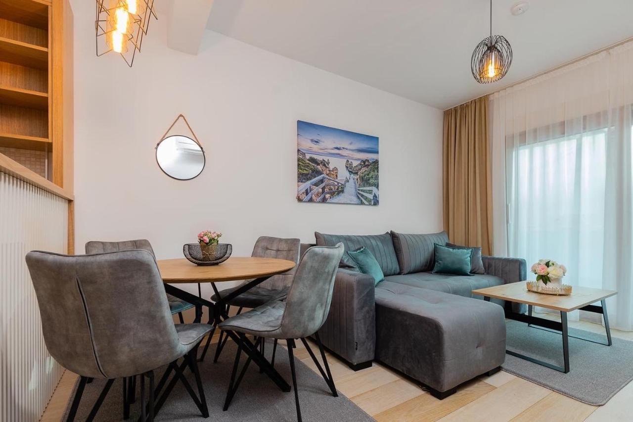 Vujanovic Apartments Свети Стефан Екстериор снимка