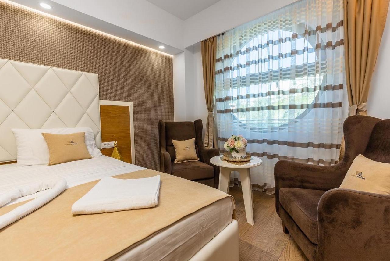Vujanovic Apartments Свети Стефан Екстериор снимка