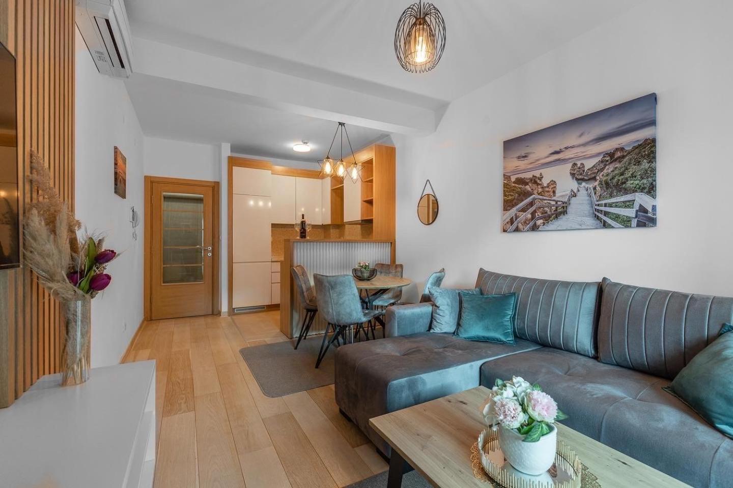 Vujanovic Apartments Свети Стефан Екстериор снимка