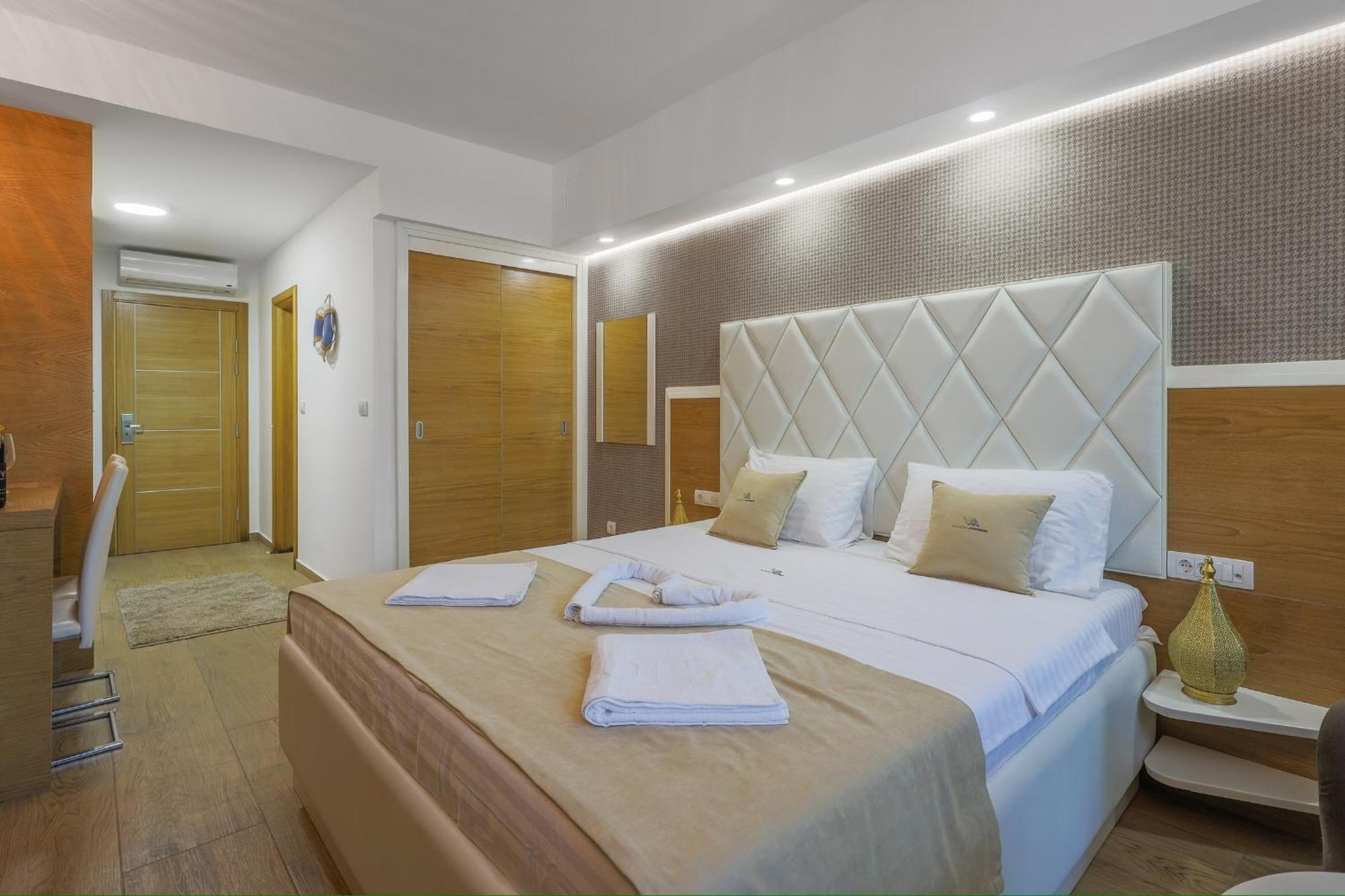 Vujanovic Apartments Свети Стефан Екстериор снимка